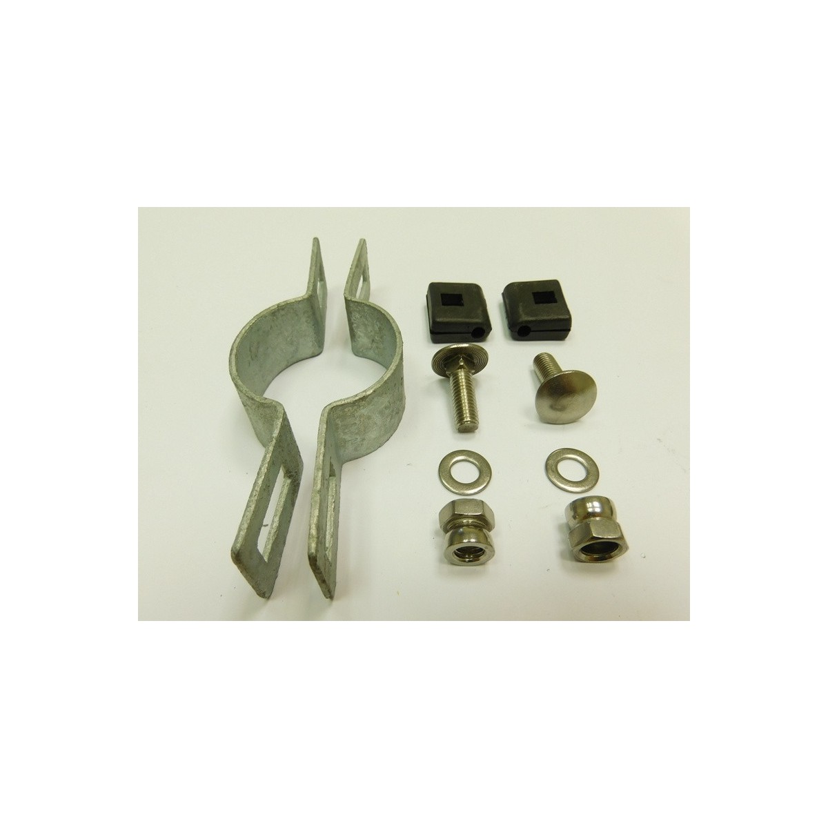 Táblarögzítő bilincs 60mm oszlopra / 4mm / köztes / HNZ